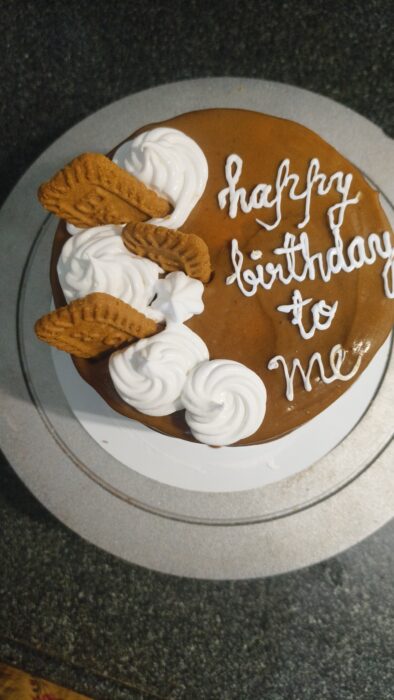 Vanilla biscoff cake