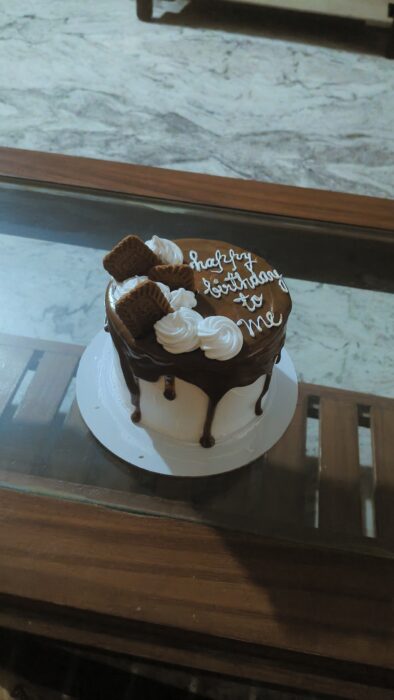 Vanilla biscoff cake